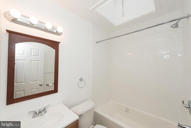 Building Photo - 3305 Elmora Ave