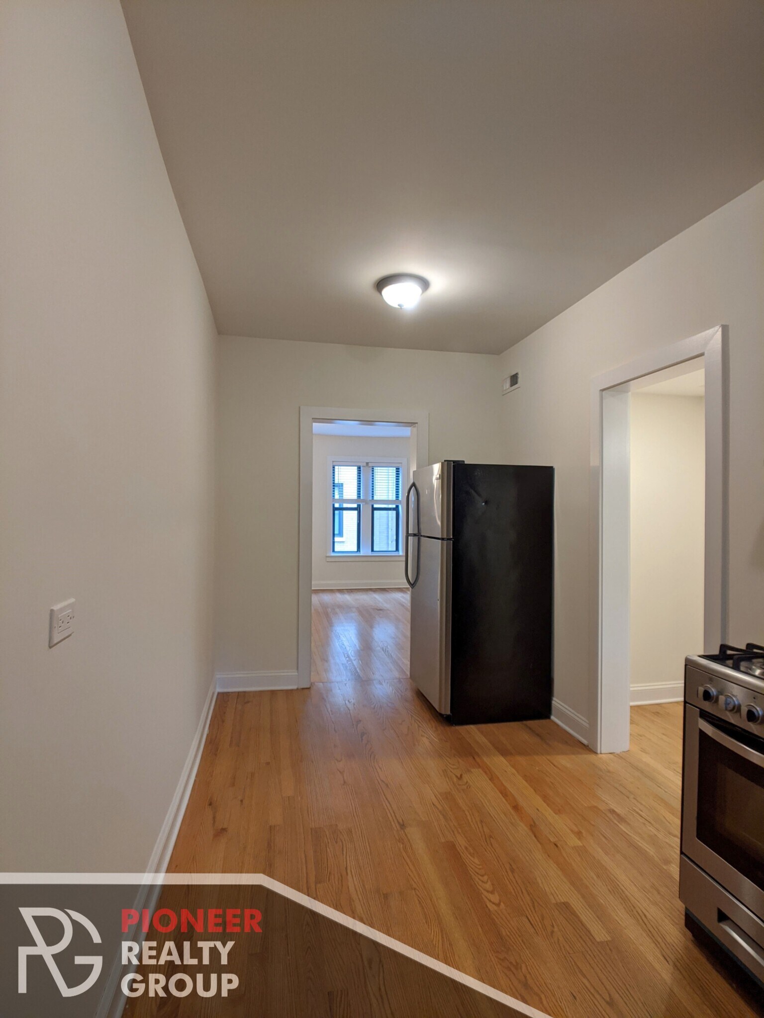 Building Photo - 4032 N Ashland Ave