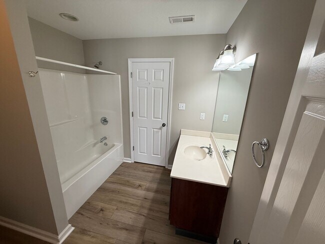 Building Photo - Beautiful Home in West Knoxville