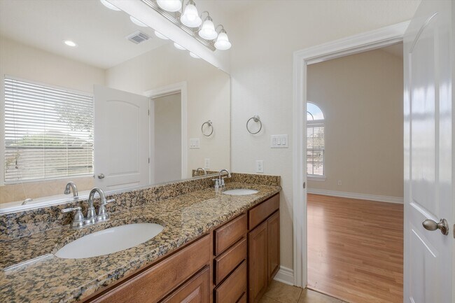 Building Photo - 11314 Begonia rock