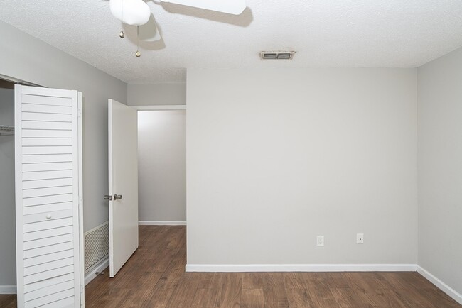 Building Photo - 1040 Dorado Dr