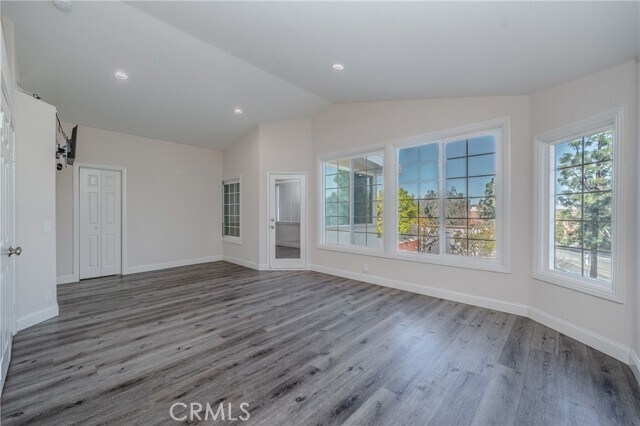Building Photo - 429 Somerset Cir