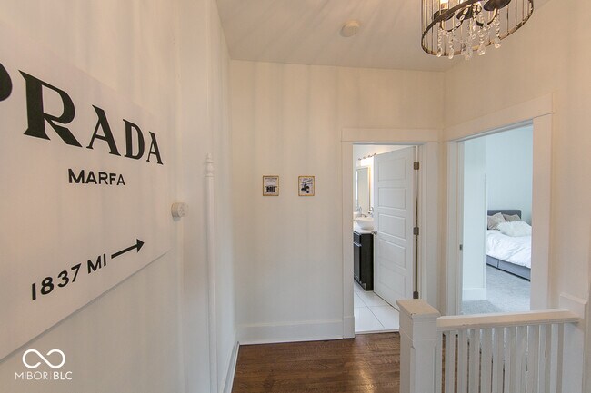 Building Photo - 809 Broadway St