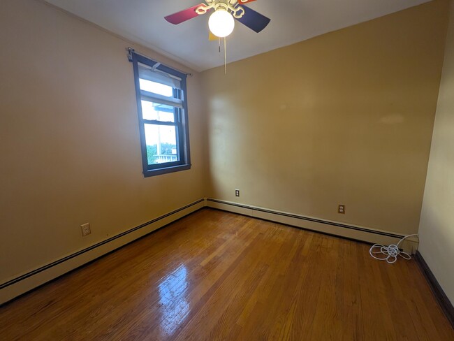 Building Photo - 1009 Grand Ave