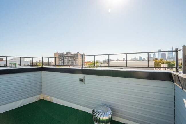 Building Photo - 1514 Master St