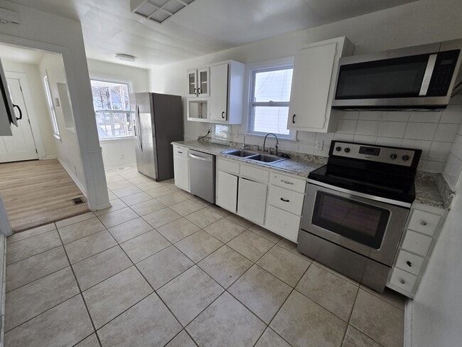 Building Photo - 9277 Mason Creek Rd