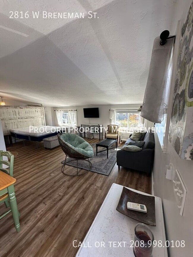 Building Photo - Charming Upper Unit Studio –Above Garage | $1,195.00 | Near Downtown