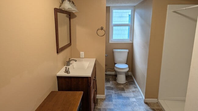 Building Photo - 426 W Elm St