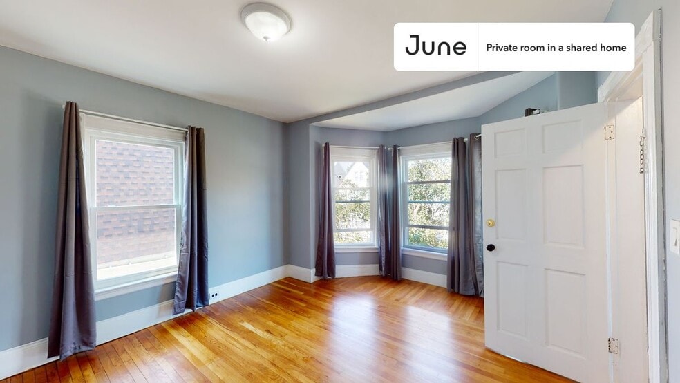 Building Photo - Room in Shared 7 bed/2 bath home in Allston