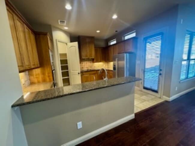 Building Photo - 3327 Bay W Blvd