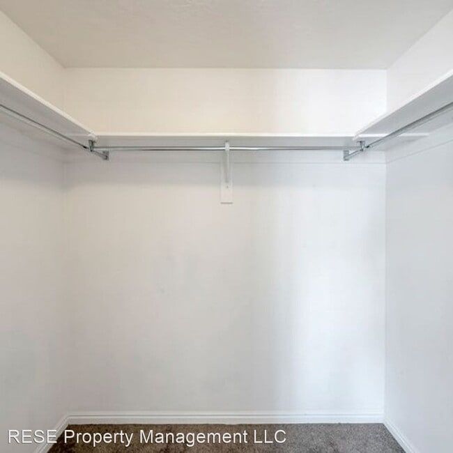 Building Photo - 3 br, 2 bath House - 3397 E Ridge Rd #8