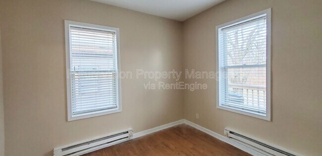 Building Photo - 839 N Broadway St