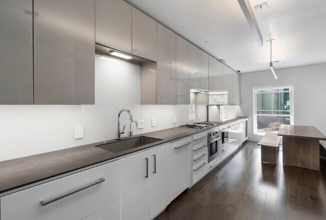 Building Photo - 103 Pacchetti Way