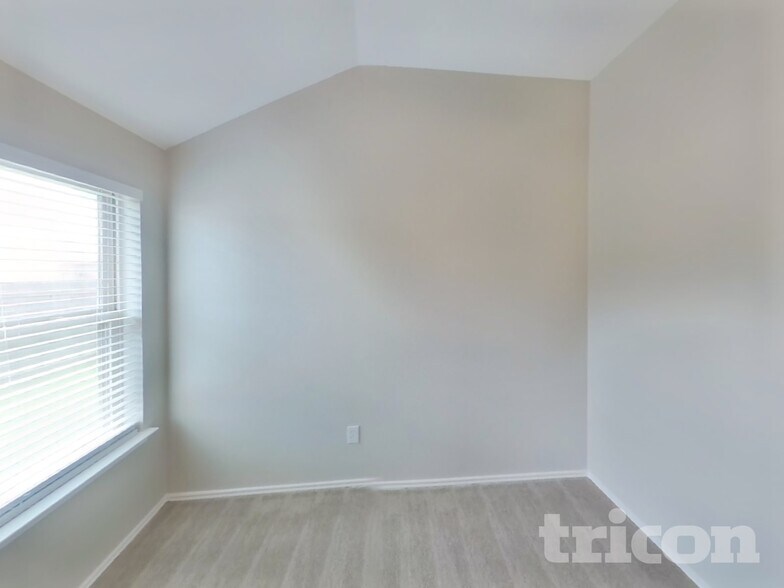 Building Photo - 4200 Agate Dr