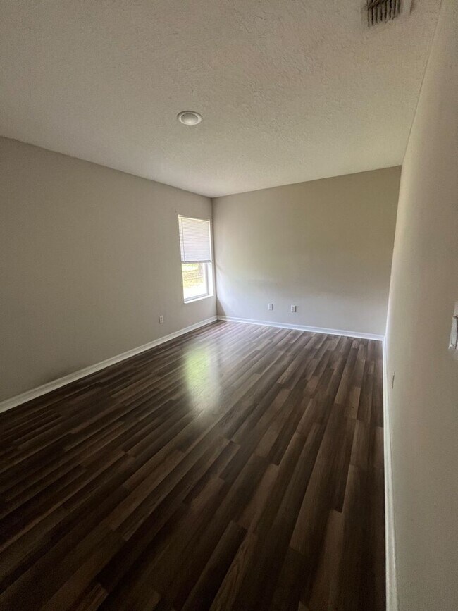 Building Photo - Matanzas Woods Pool Home with Pool Bath!