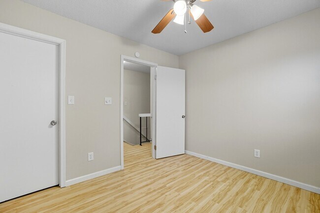 Building Photo - 712 Biltmore Dr