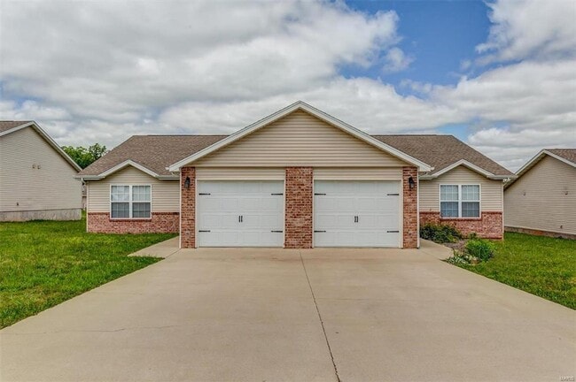 Building Photo - 109 Edna St