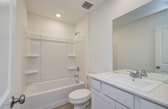 Building Photo - 25364 Carnation Ct