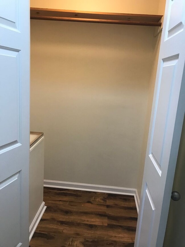 Building Photo - 112 Sycamore St