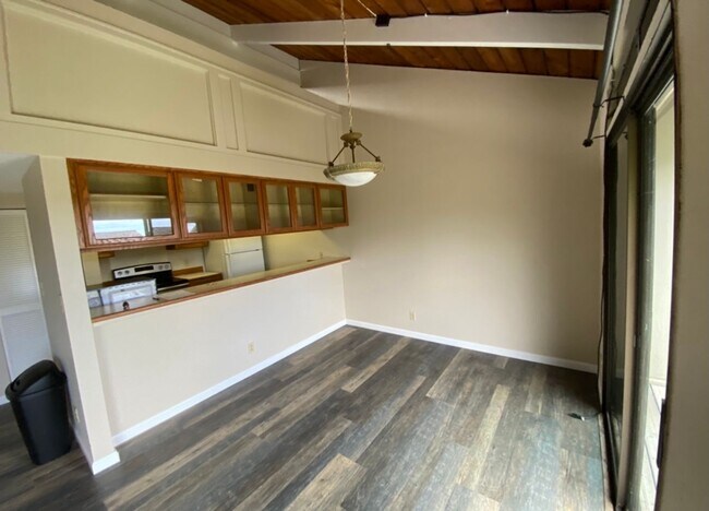 Building Photo - Williams