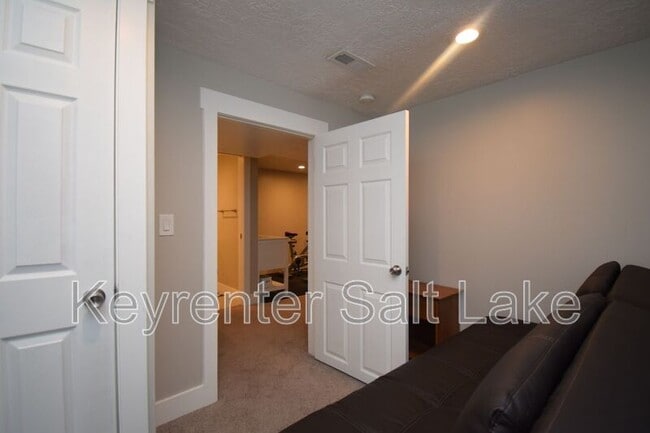 Building Photo - 1814 Whisperwood Cir