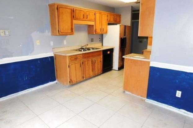 Building Photo - 2999 Meredith Dr