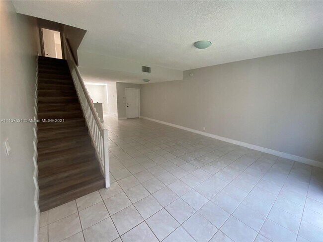 Building Photo - 1575 Veracruz Ln