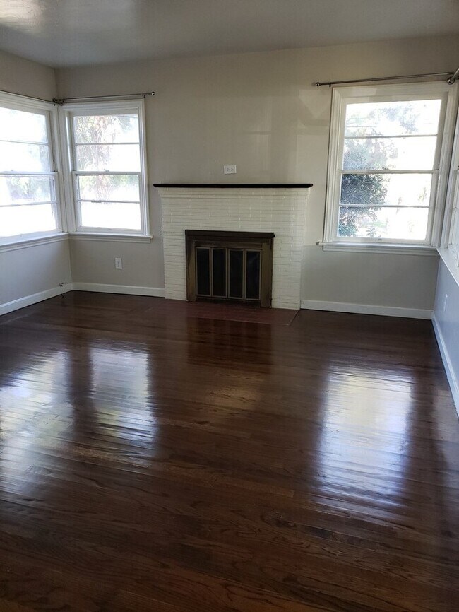 Building Photo - Charming Lemon Grove home!