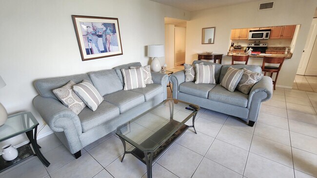 Building Photo - 2455 Lindell Blvd