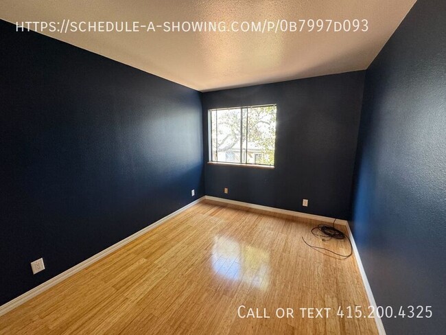 Building Photo - Beautiful 2 Bedroom Condo In Monterey