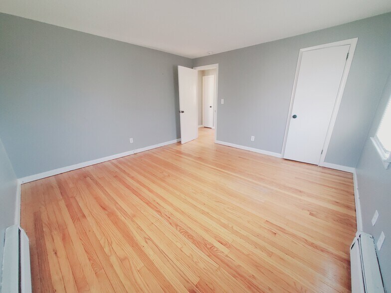 Building Photo - 47 Park St