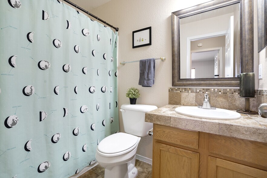 Full bathroom on main level - 500 Broadview Dr