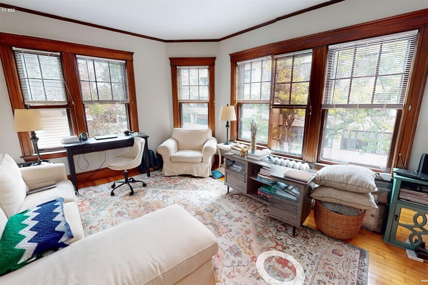 Building Photo - 9 Story St