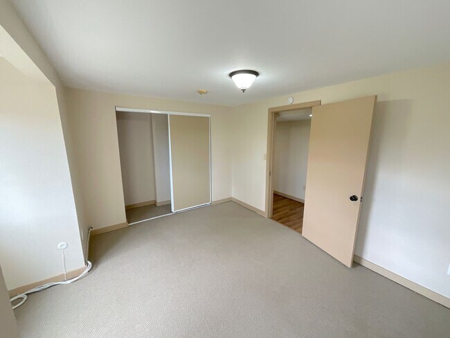 Building Photo - 5 Bedroom Home, 4.61 Acres, Available Near W Woodmen Rd & Westwood Rd!