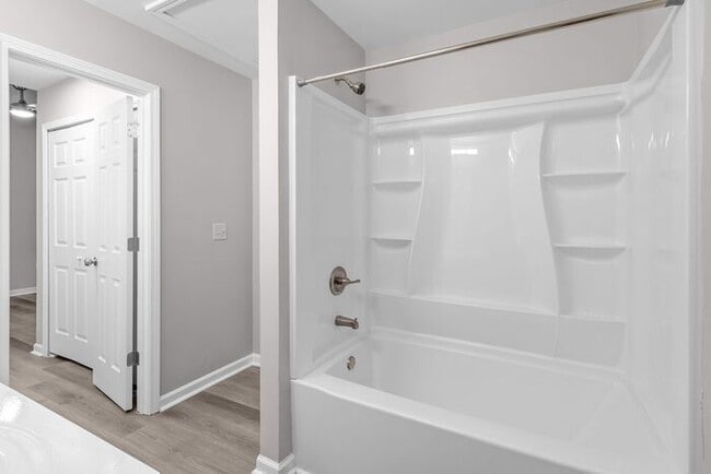 Building Photo - Hidden Gem in East Charlotte - 3 Bedrooms, Prime Location
