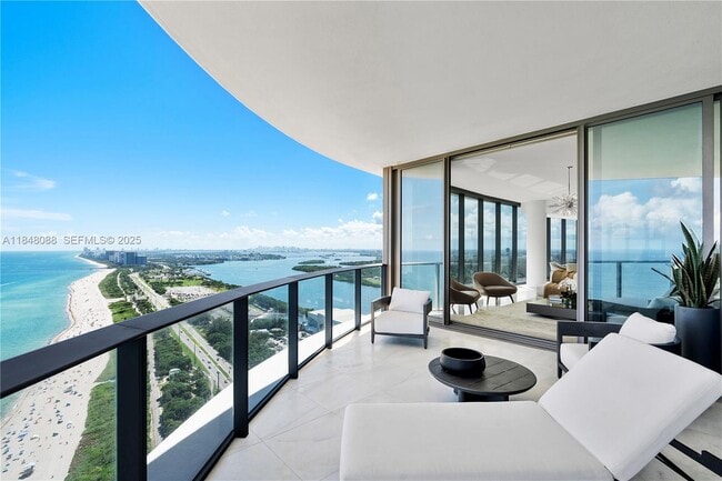 Building Photo - 15701 Collins Ave