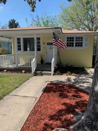 Building Photo - 3 Bedroom 1 Bath House - West Ashley - Cha...