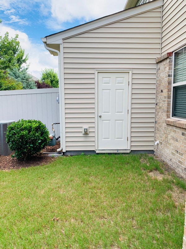 Building Photo - 530 Whitworth Ln