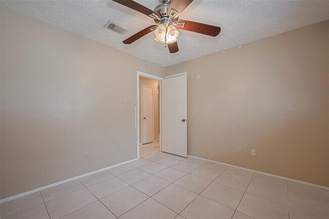 Building Photo - 13126 Kingsmill Dr