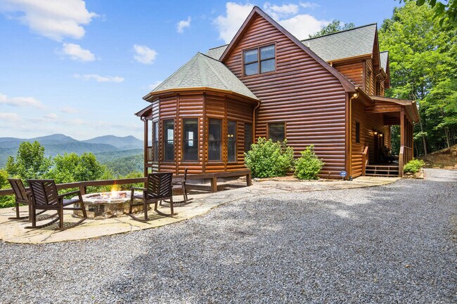 Building Photo - 121 Pontoosuc Dr