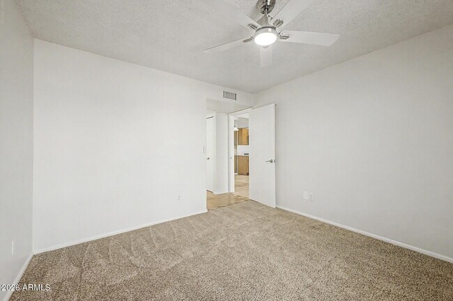 Building Photo - 10610 S 48th St
