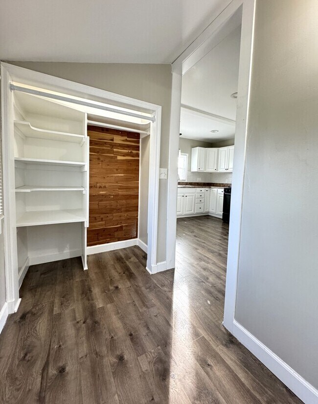 Building Photo - Beautiful updated home