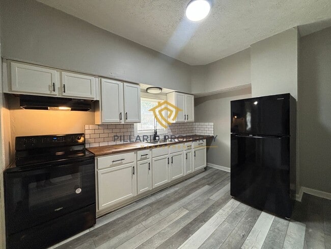 Building Photo - 3-Bedroom Home Near Newfields Available NOW!