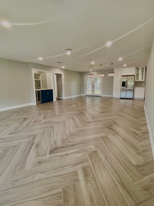 Building Photo - 7917 Ridgeview Dr