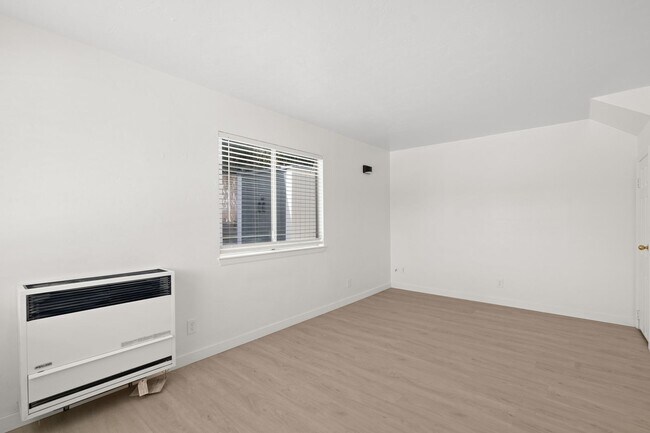 Building Photo - 289 Ramona Dr