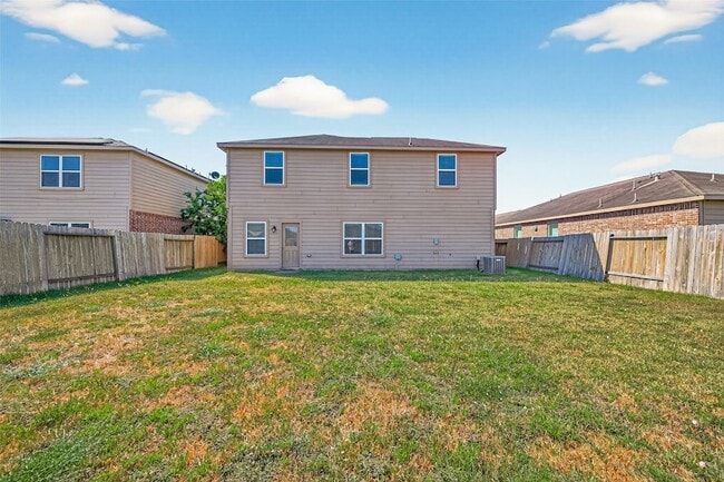 Building Photo - 5119 Harbor Palm Dr