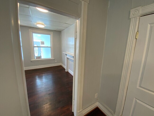 Building Photo - 263 Division St