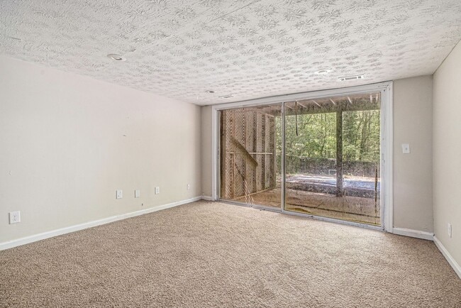 Building Photo - 529 Martindale Ct