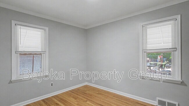 Building Photo - 2957 Fort Park Blvd