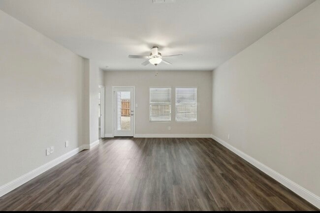 Building Photo - 519 Willet Dr